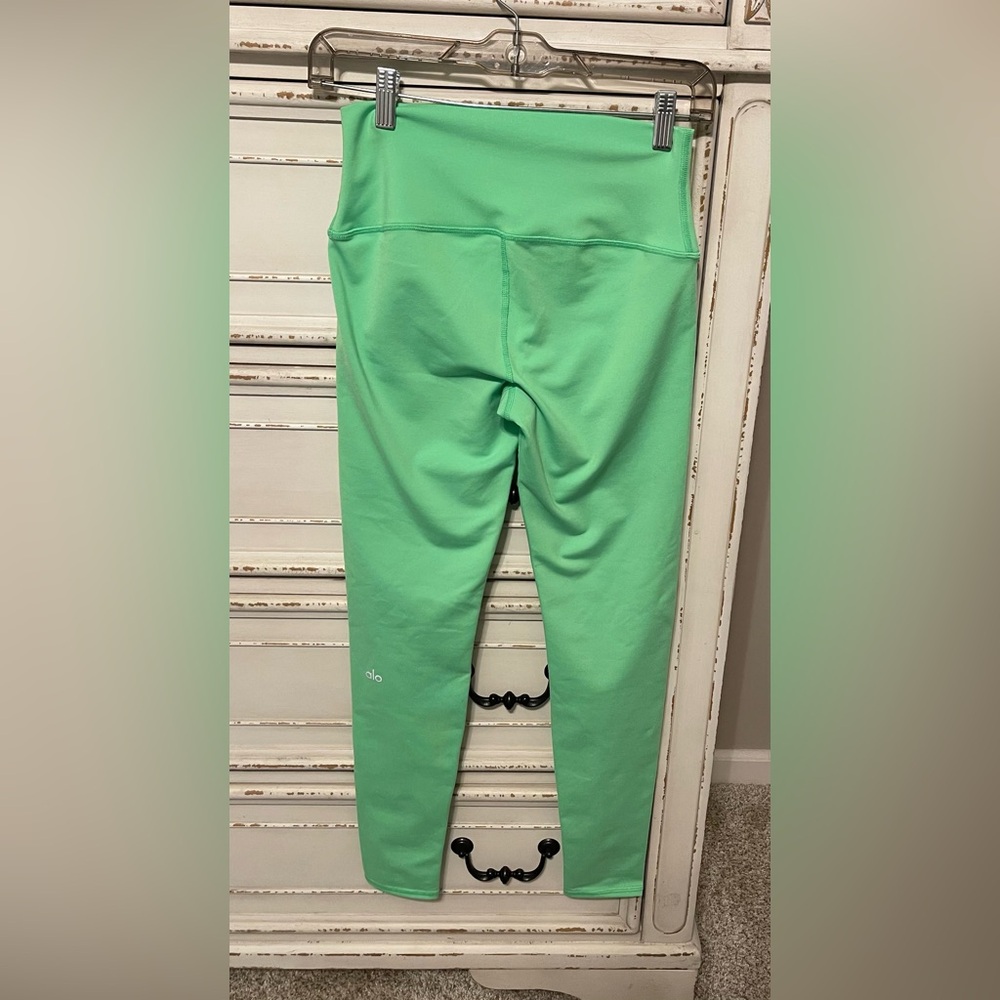 ALO Yoga 7/8 High Waist Airbrush Leggings Green Glow **Neon** Size small - Picture 2 of 7